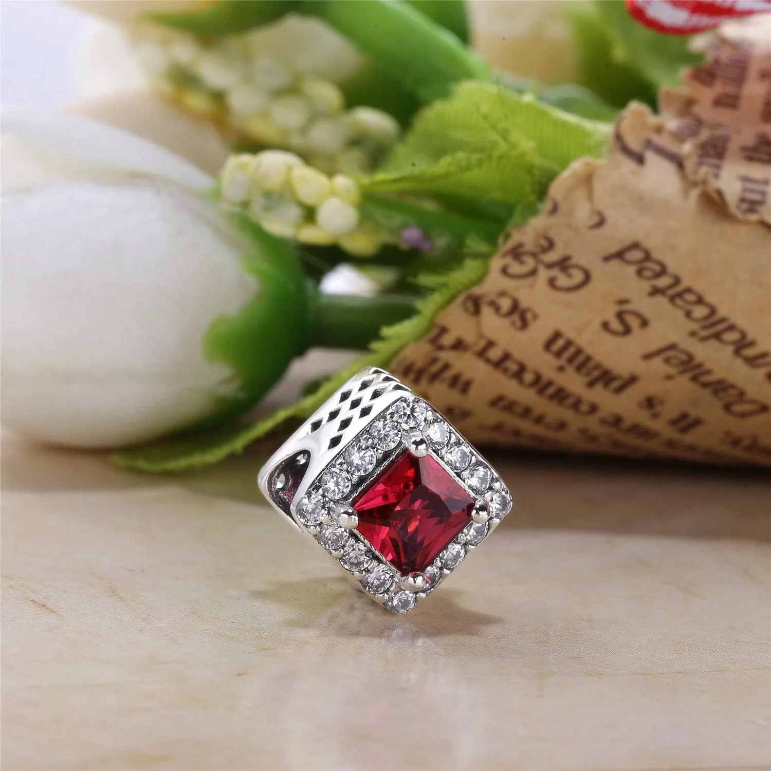 PANDORA Geometric Radiance Clear CZ Charm - 796206cz