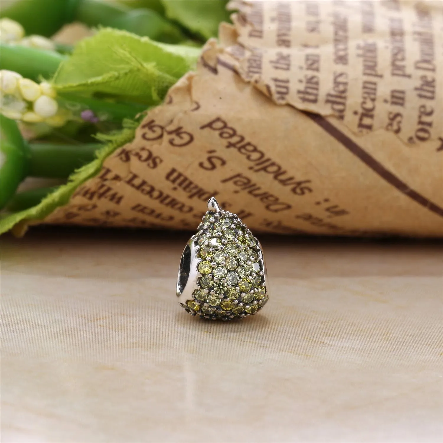 PANDORA Green Pavé Pear Charm - 791486NLG