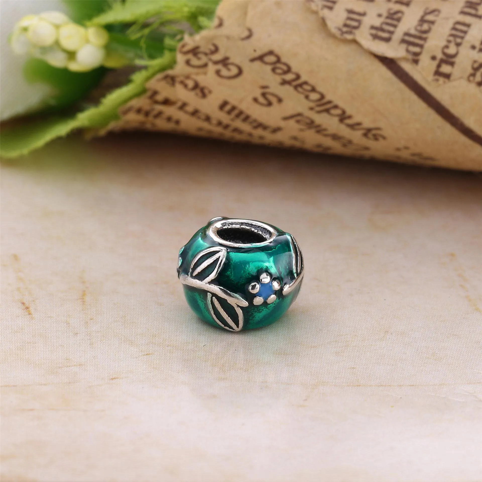 PANDORA Leaf Charm - PD0004-1