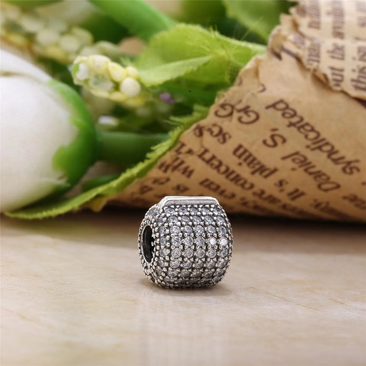 PANDORA Pavé Barrel Clip, Clear CZ - 791873CZ