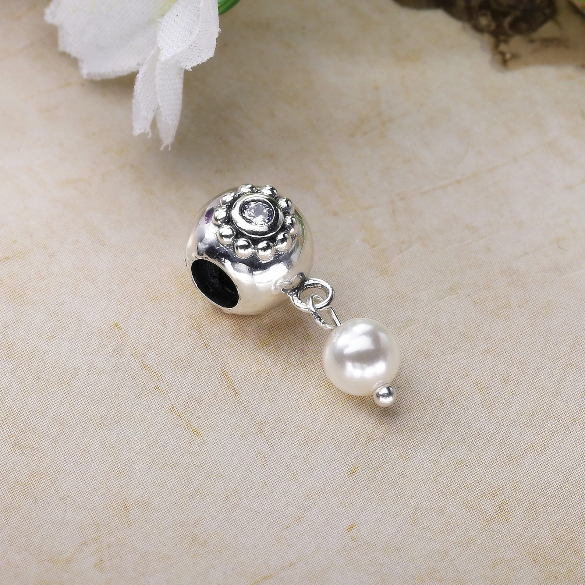 PANDORA Pearl of wisdom Dangle, white pearl clear cz - 790873P