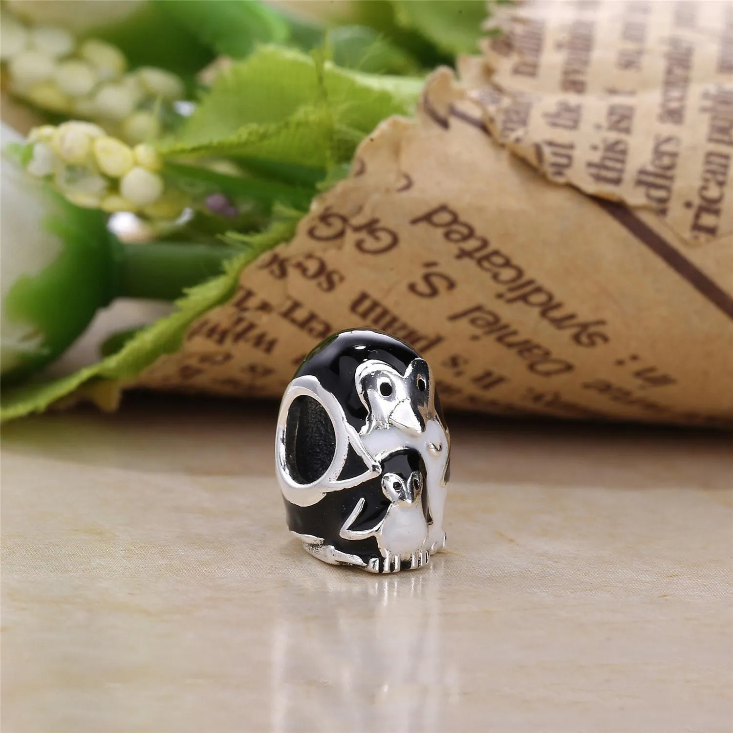 PANDORA Penguin family Charm, black enamel - 791404EN60