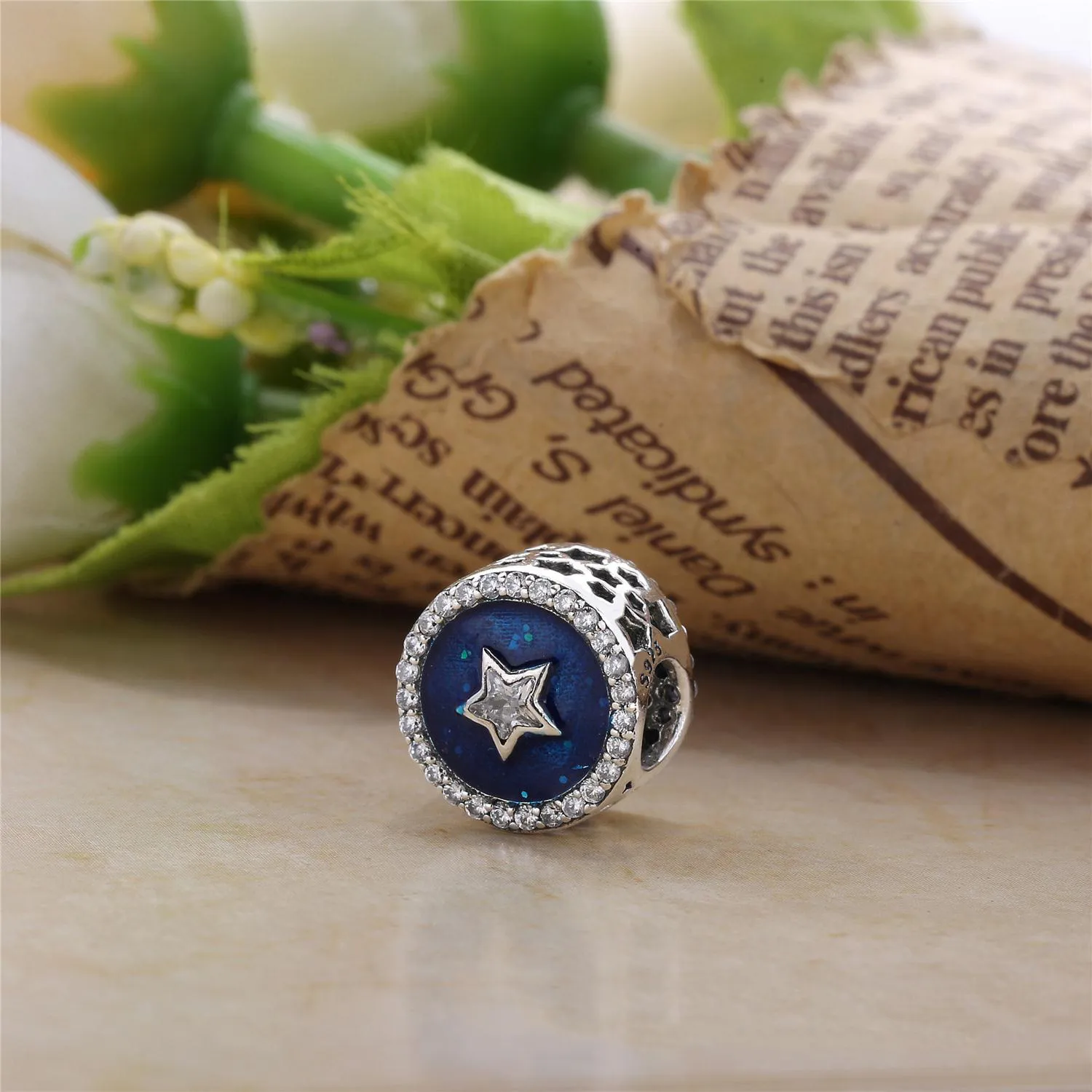 PANDORA Radiant Hearts Star Charm - sczsTJ5V