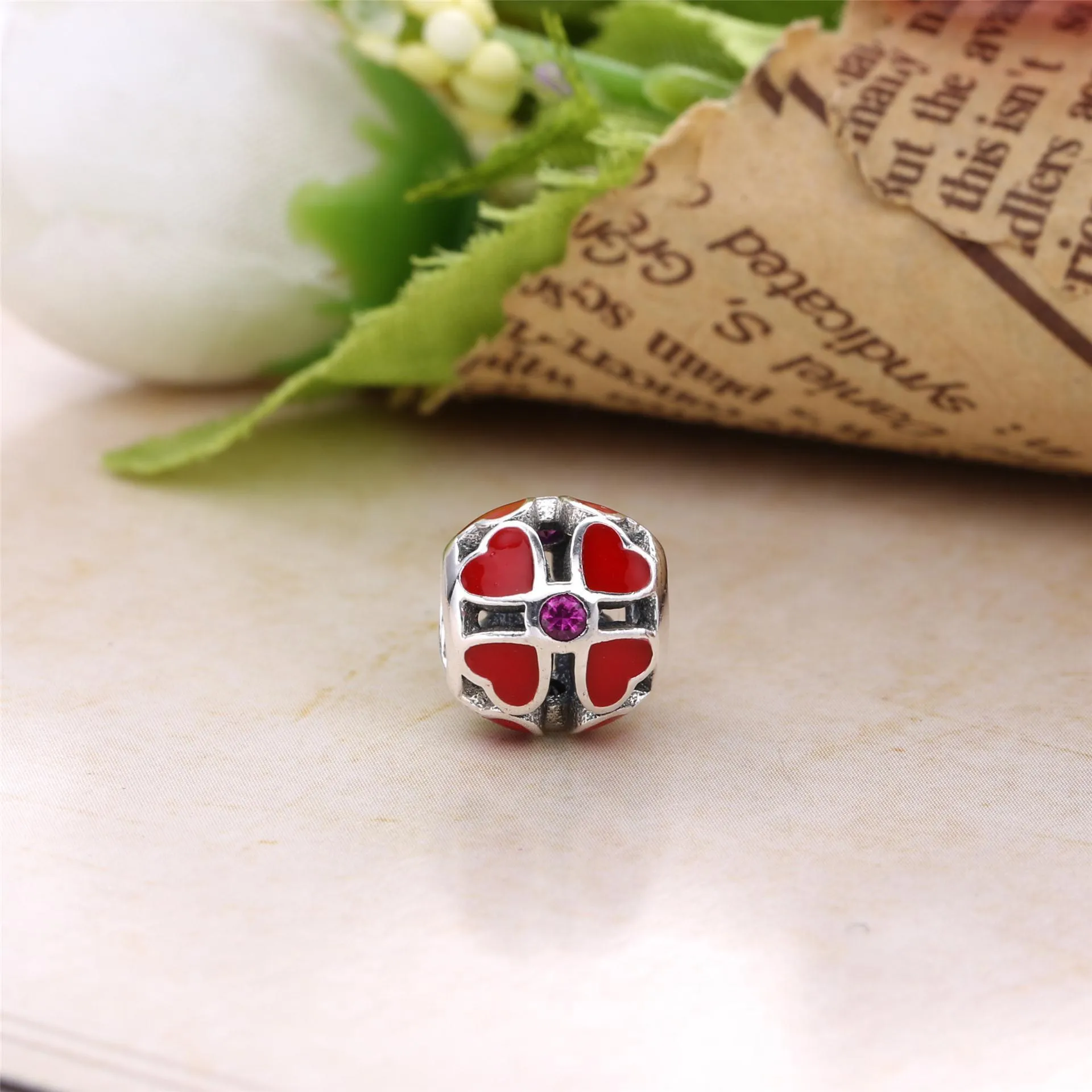 PANDORA Red Clover Charm - PD00110-1