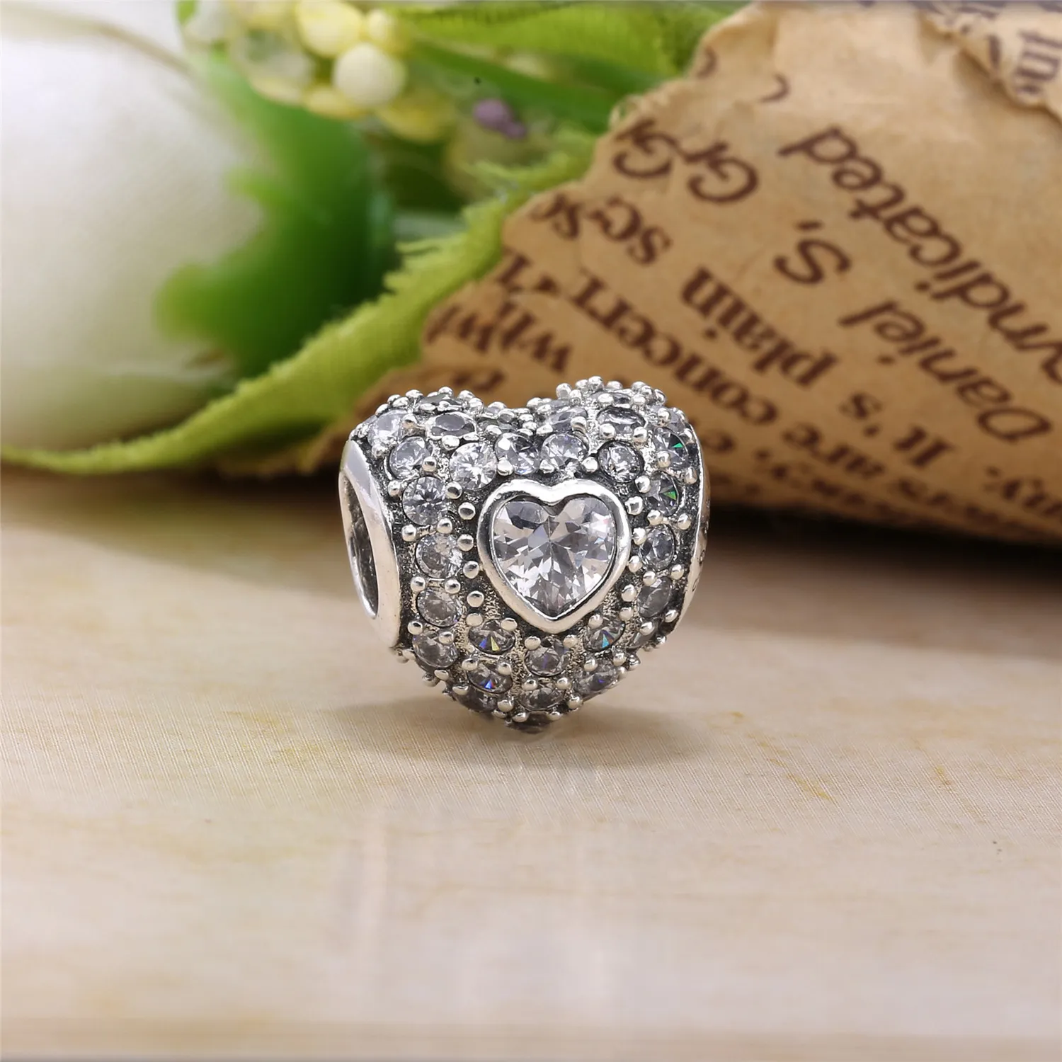 PANDORA Red Pavé Heart Charm - 791168SRU