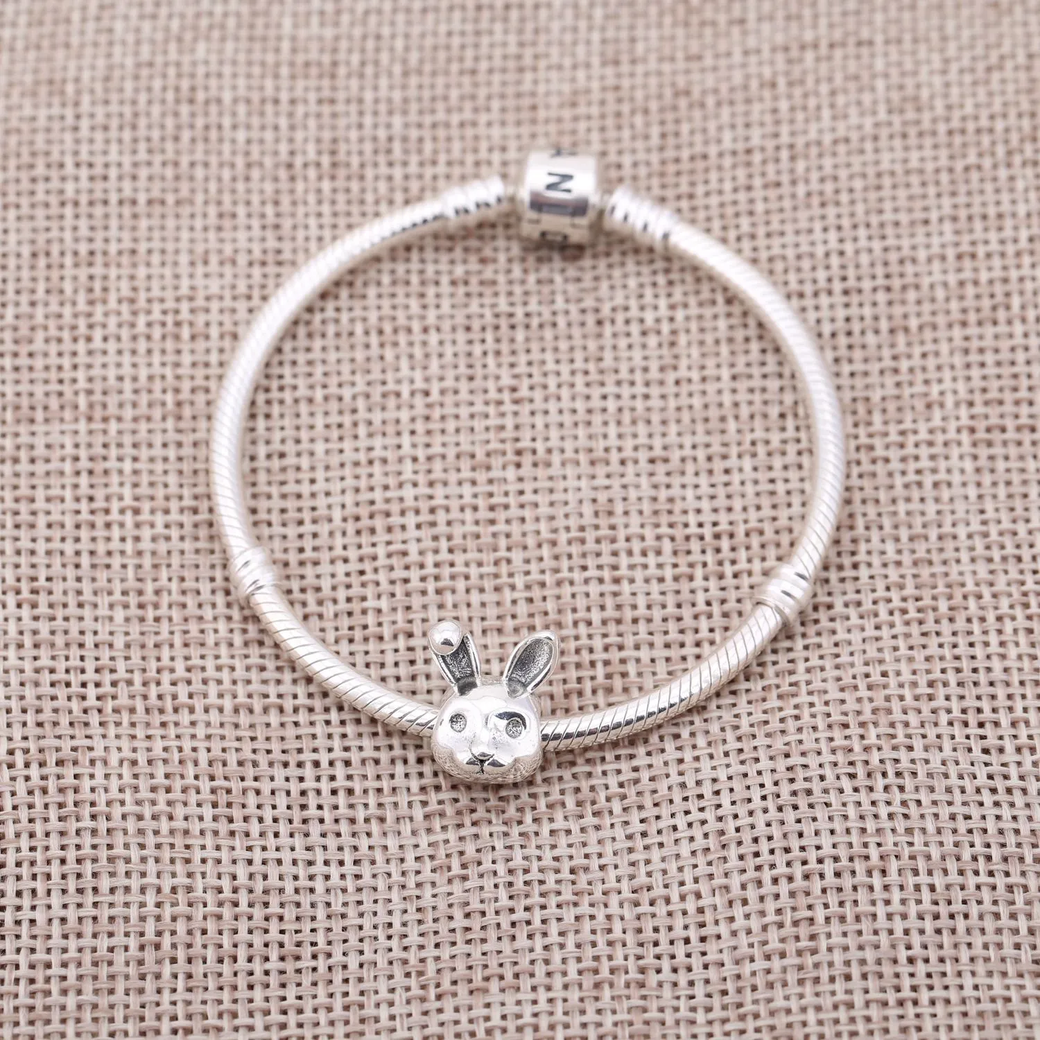 PANDORA Remarkable Rabbit Charm - 791838