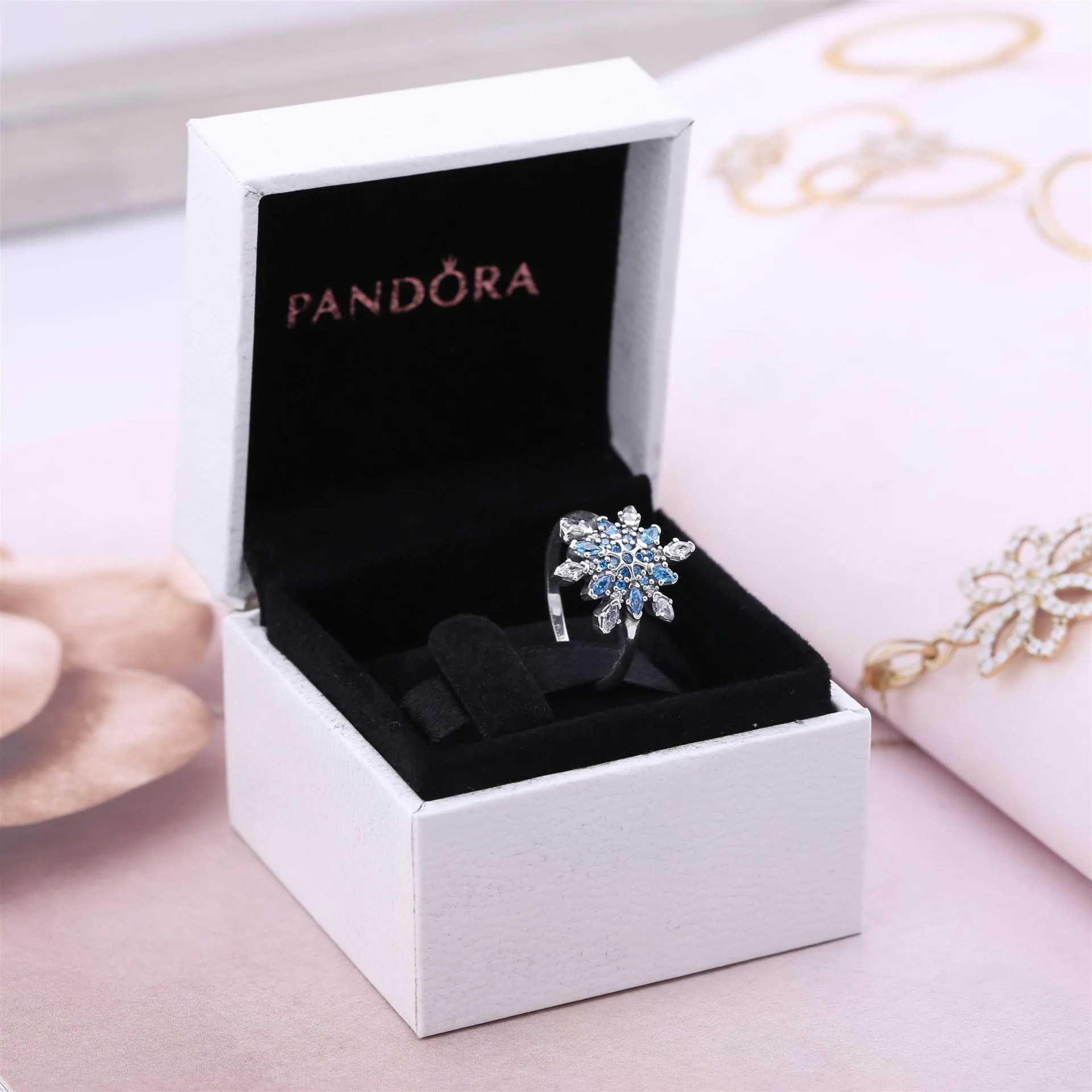 PANDORA Crystallised Snowflake Ring - 190969NBLMX