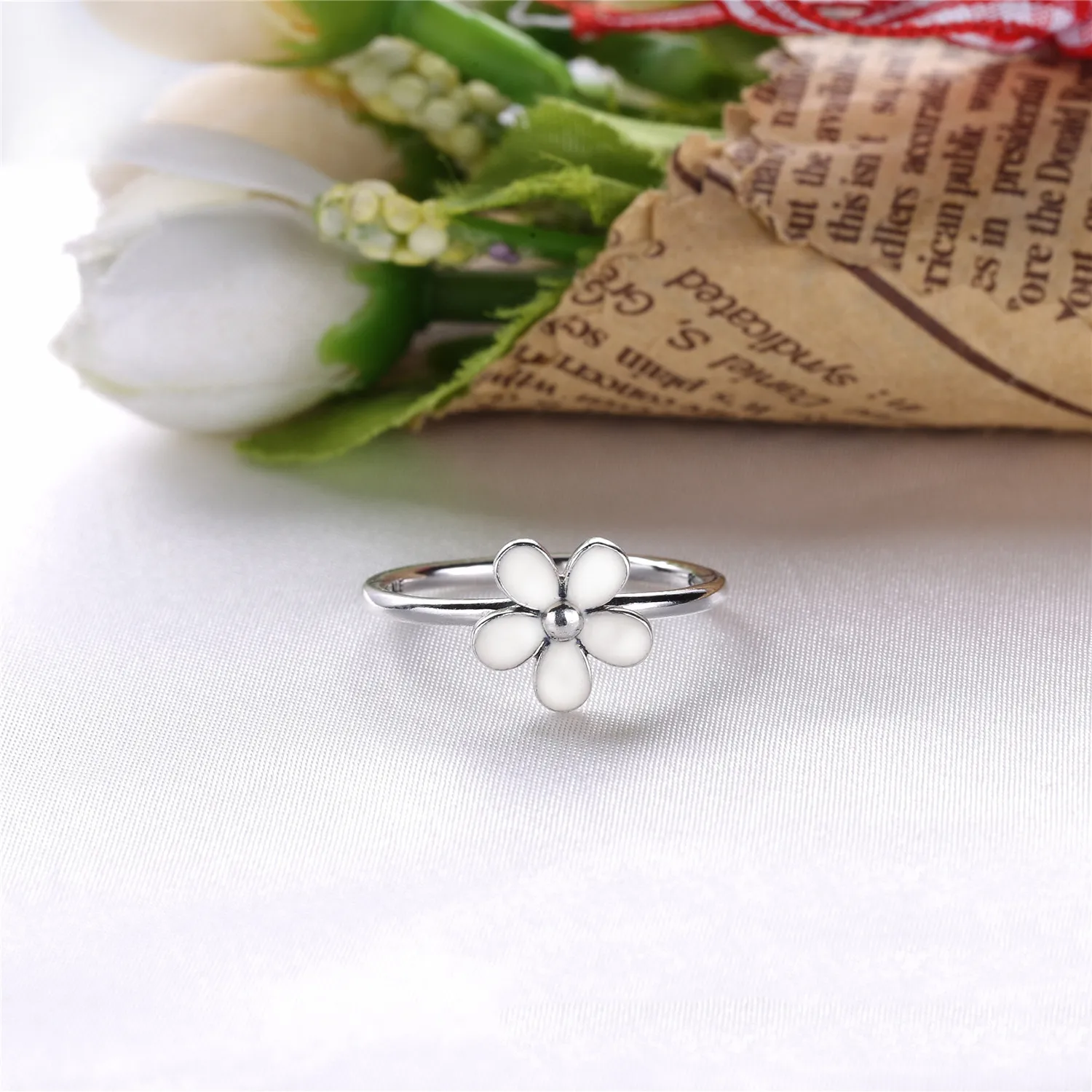 PANDORA Darling Daisy with White Enamel Ring RETIRED - 190899EN12