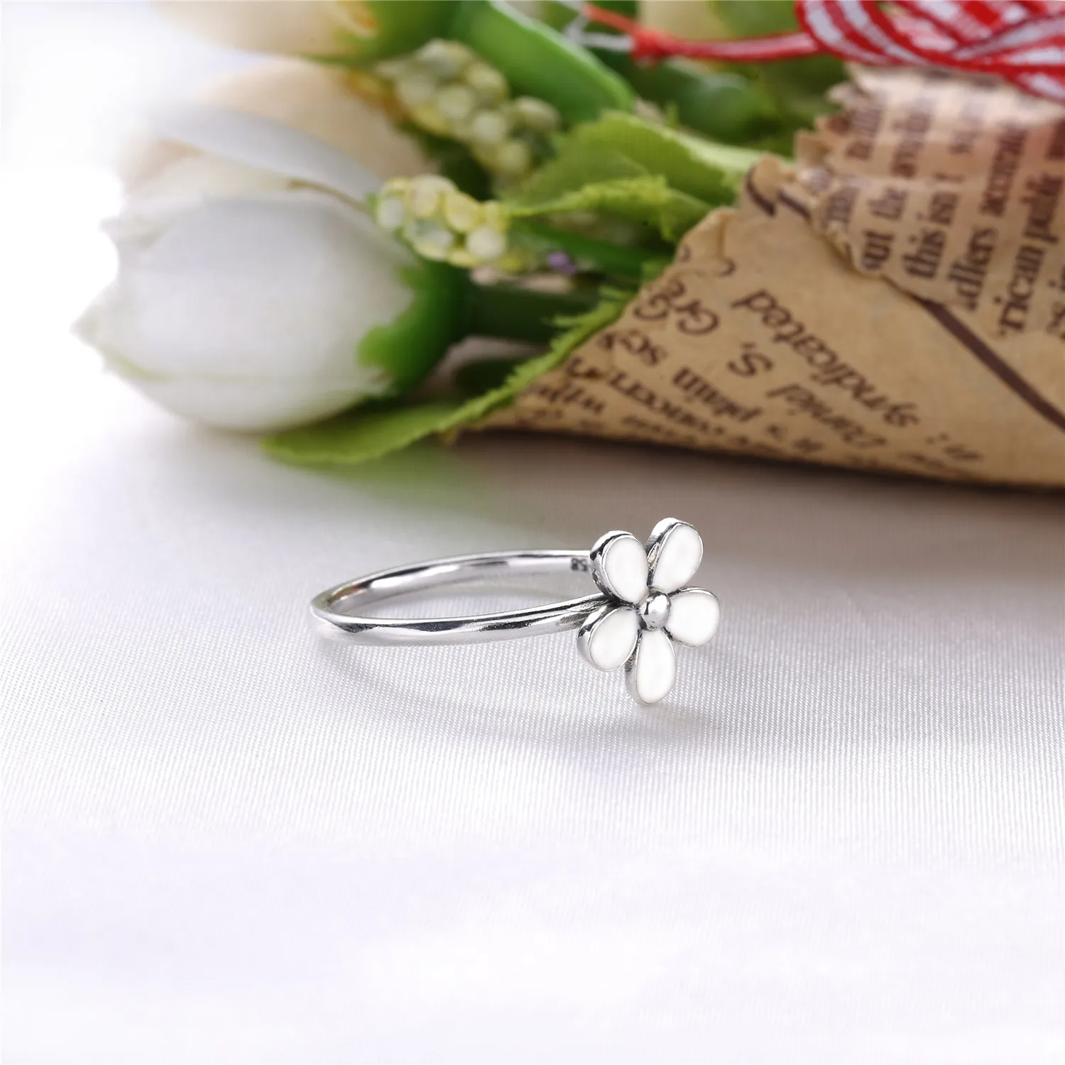 PANDORA Darling Daisy with White Enamel Ring RETIRED - 190899EN12