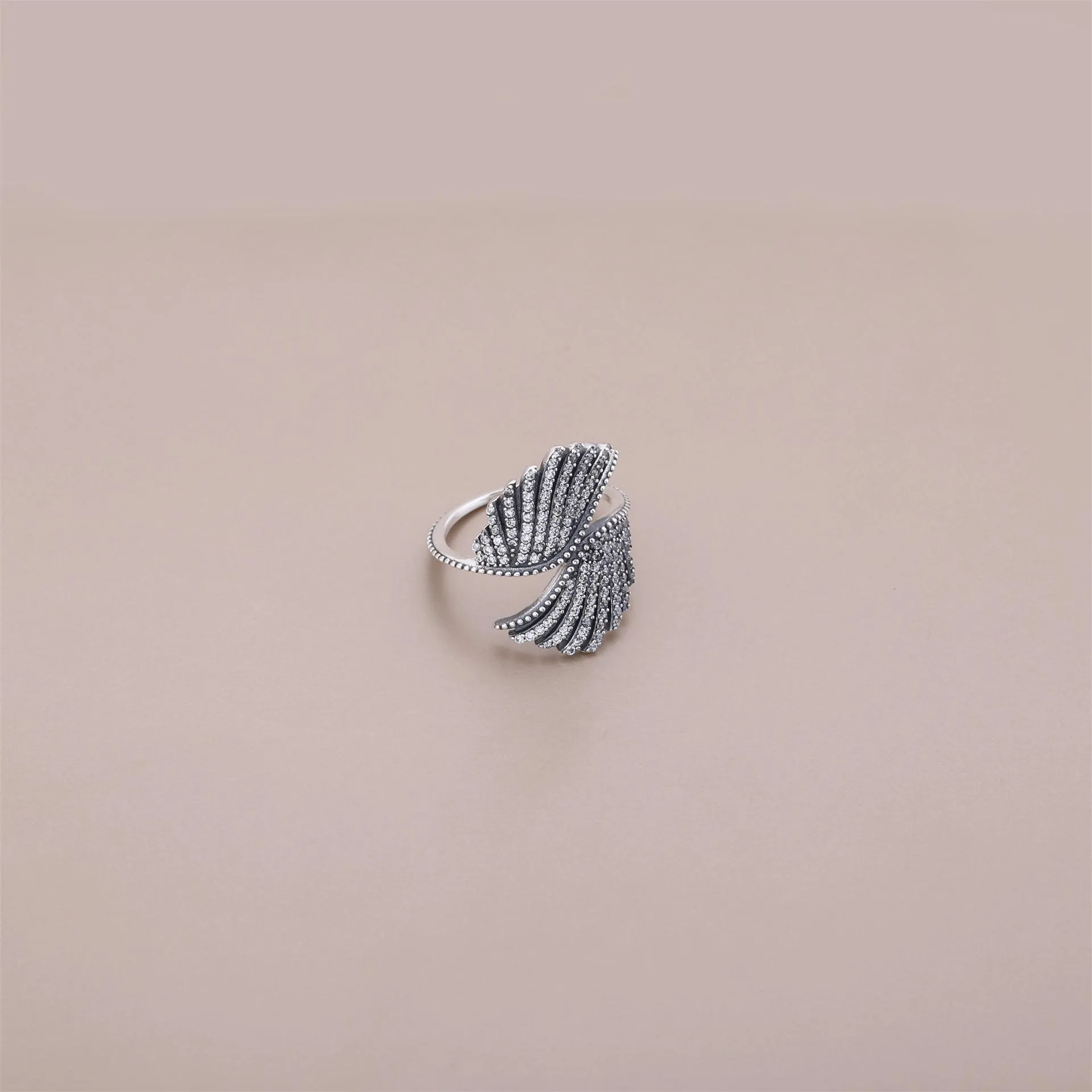 PANDORA Majestic Feathers Ring - 190960CZ