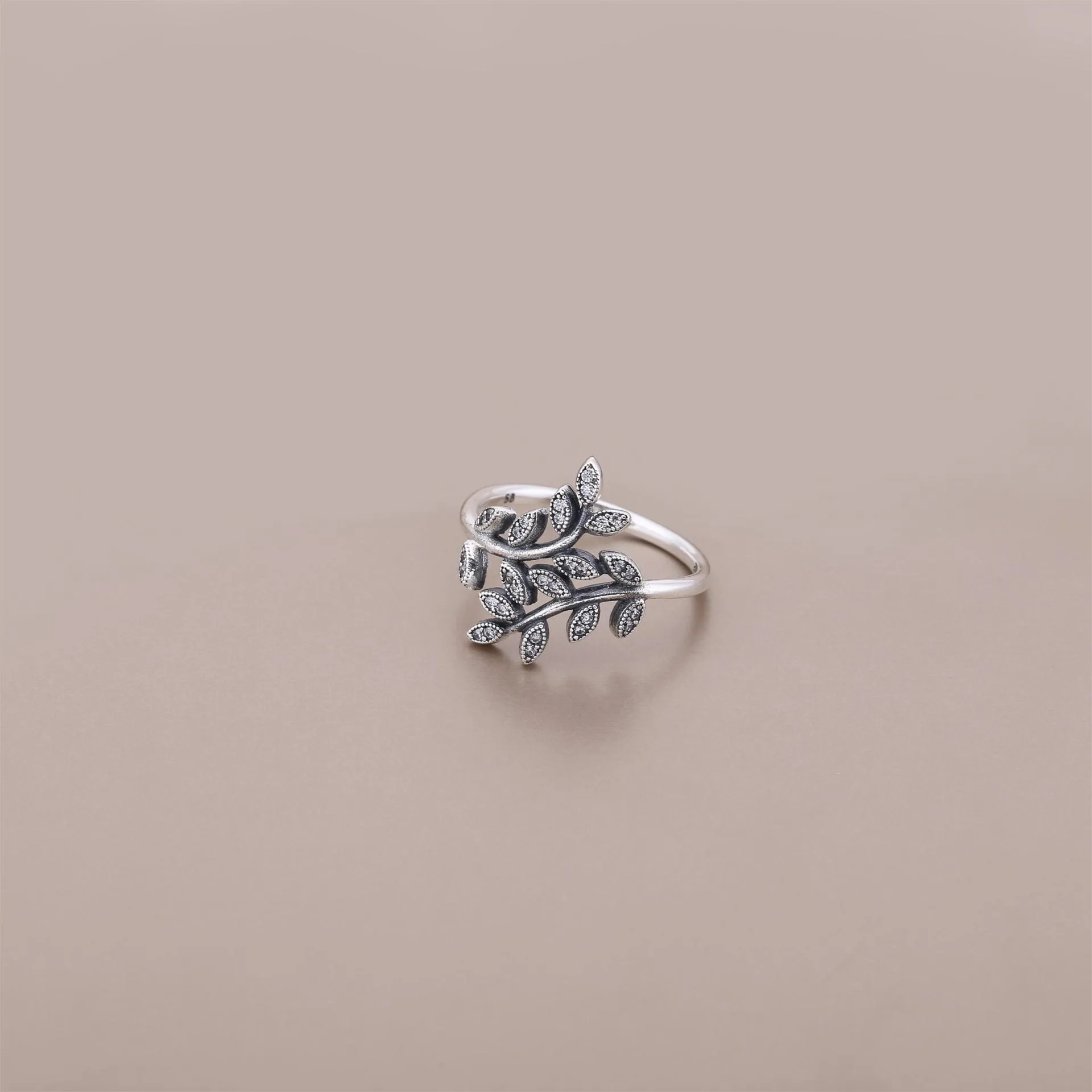 PANDORA Shimmering Leaves Ring - 190921CZ