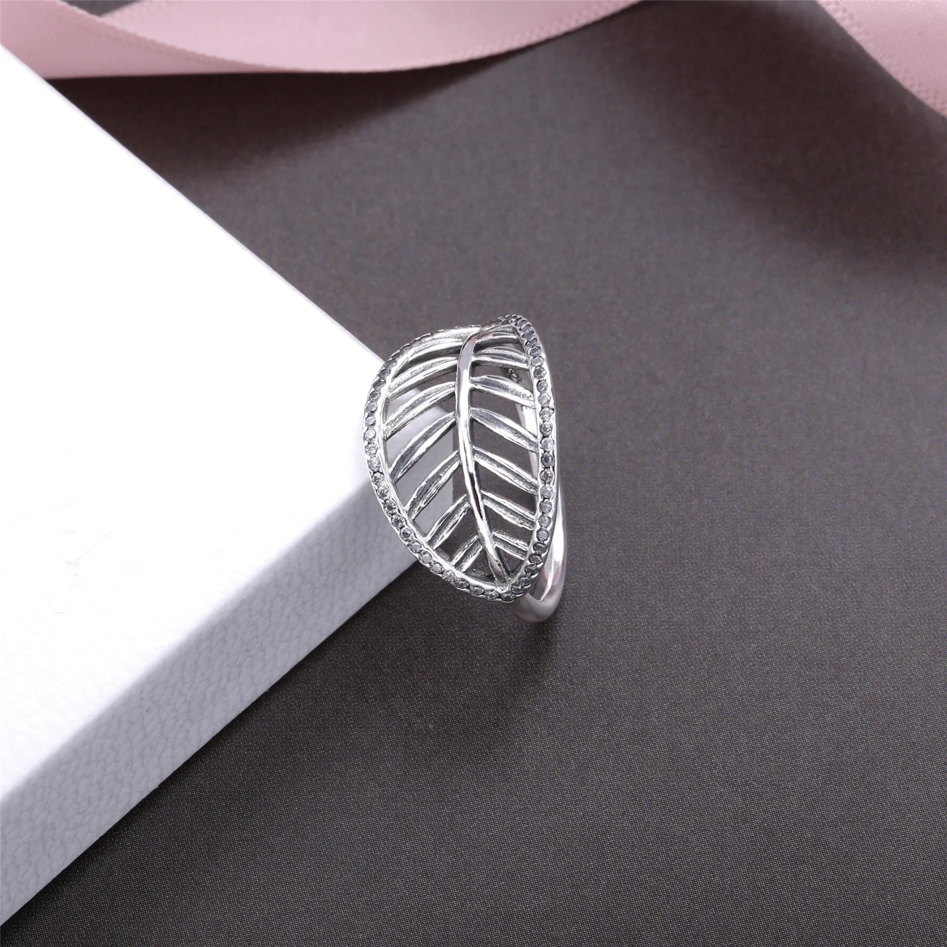 PANDORA Tropical Palm Leaf Ring, Clear CZ - 190952CZ