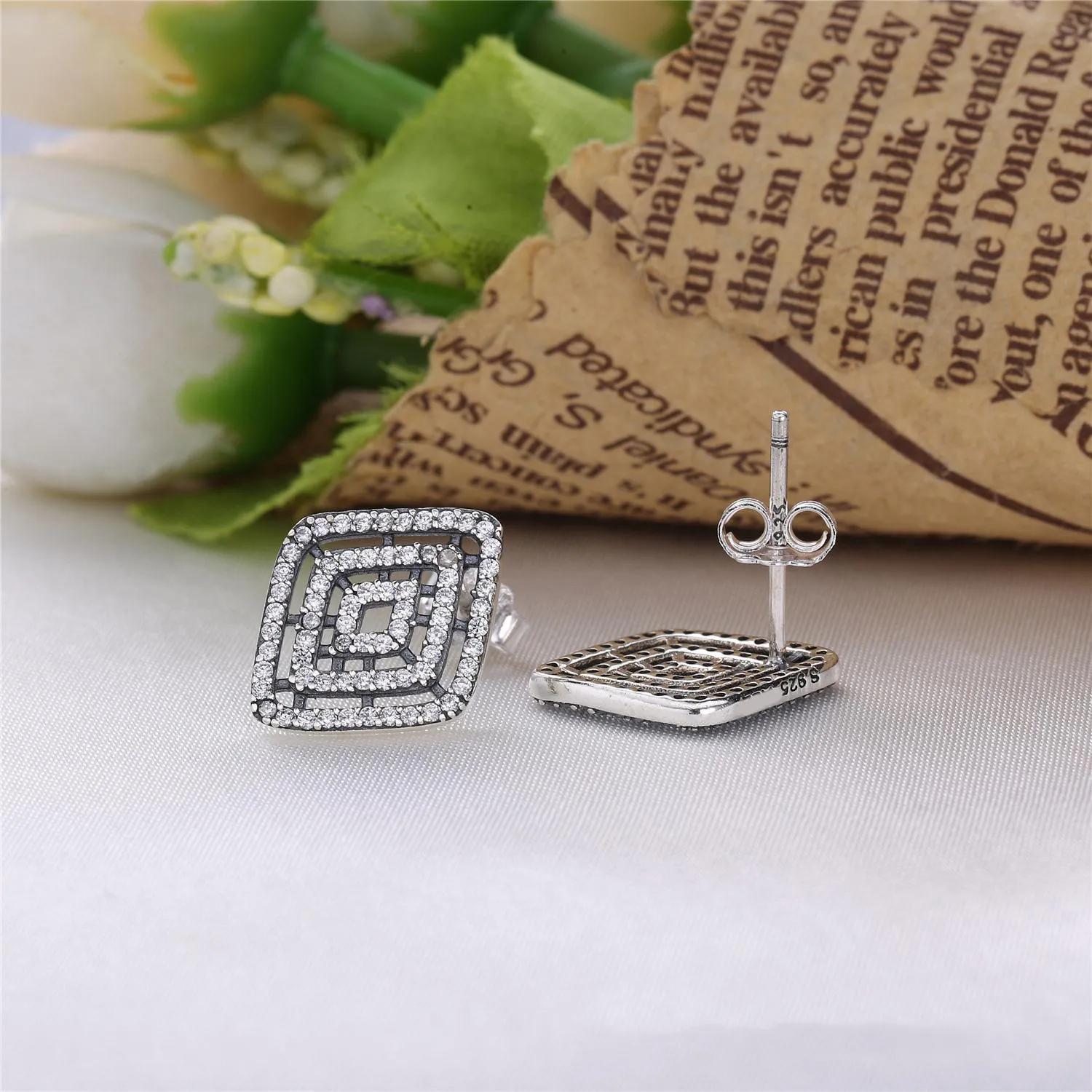 PANDORA Geometric Lines Stud Clear CZ Earrings - 296208CZ