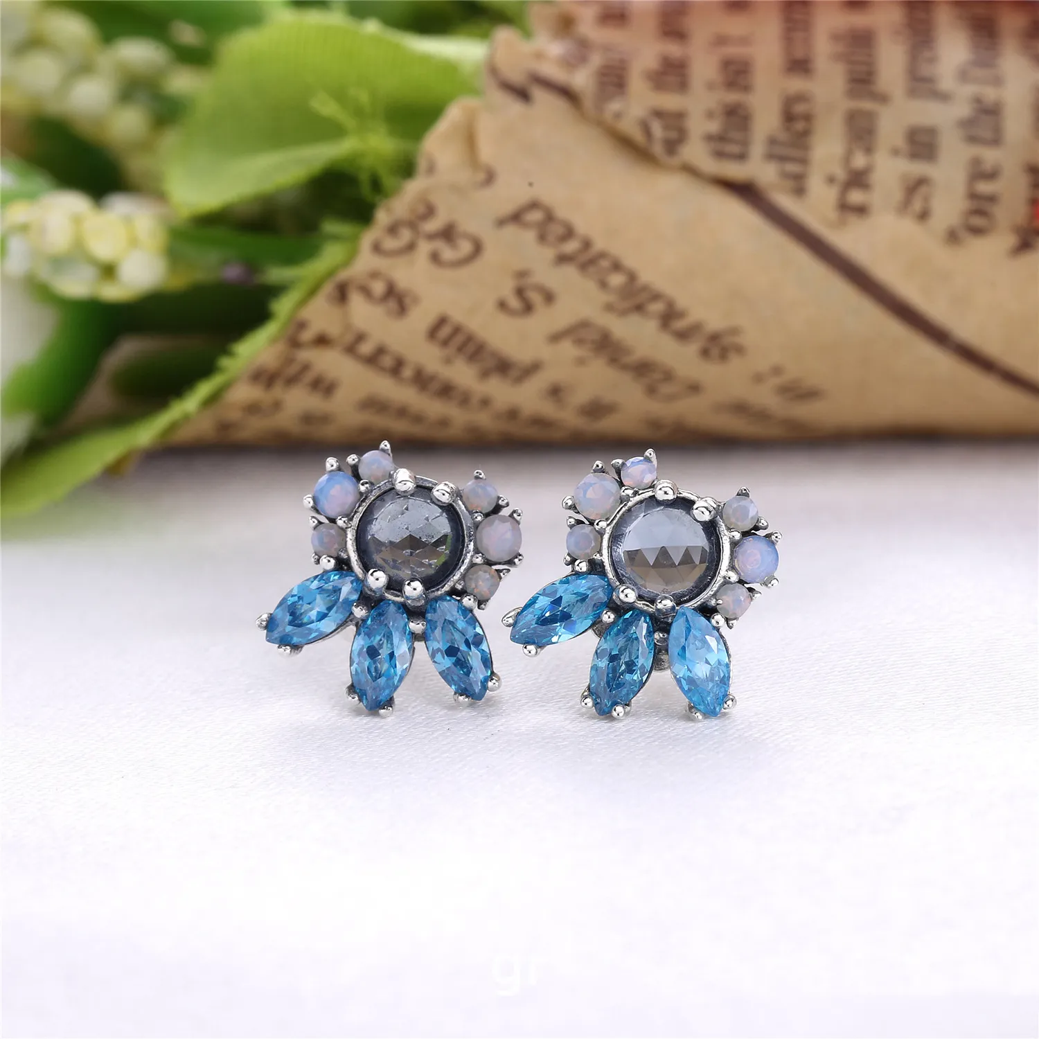 PANDORA Patterns of Frost with Multi-Colored Crystal Stud Earrings - 290731NMBMX