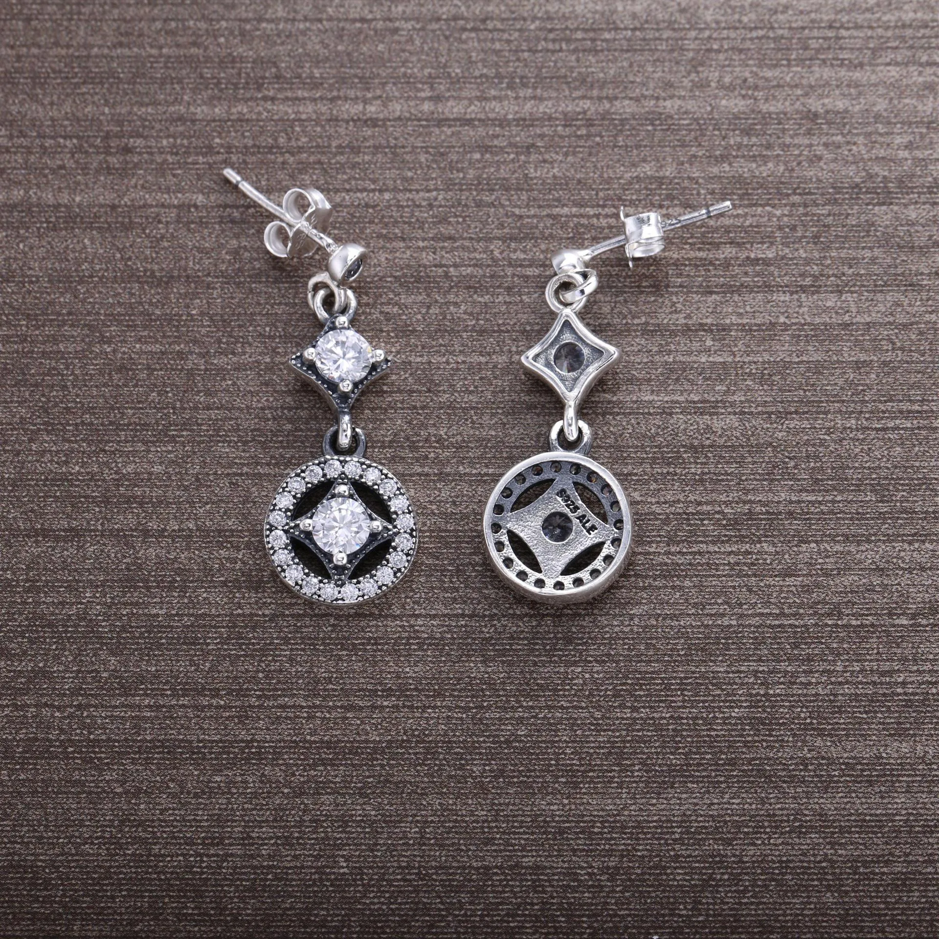 PANDORA Vintage Allure Diamond-Shaped Drop Earrings - 290722CZ