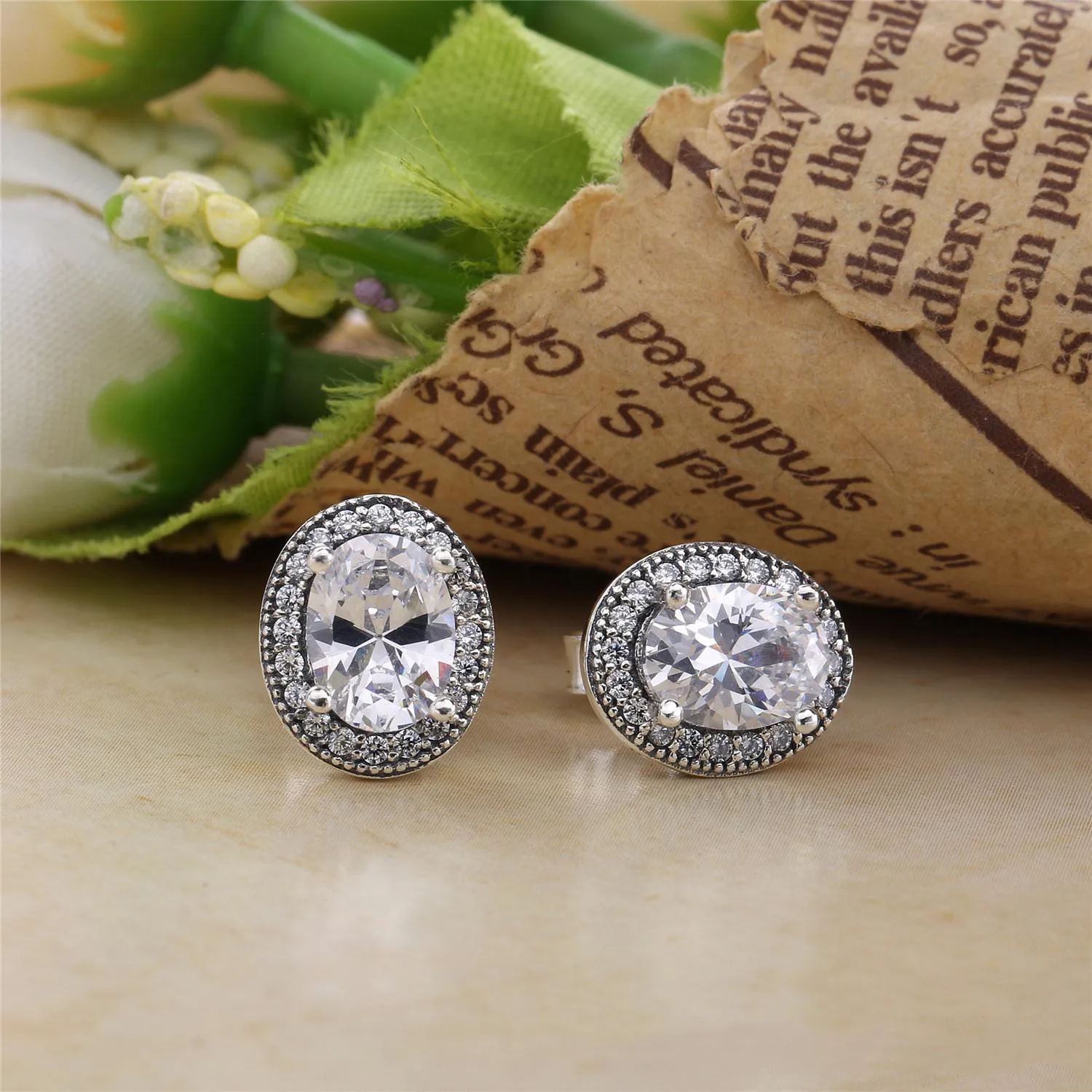 PANDORA Vintage Elegance Stud Earrings - 296247CZ