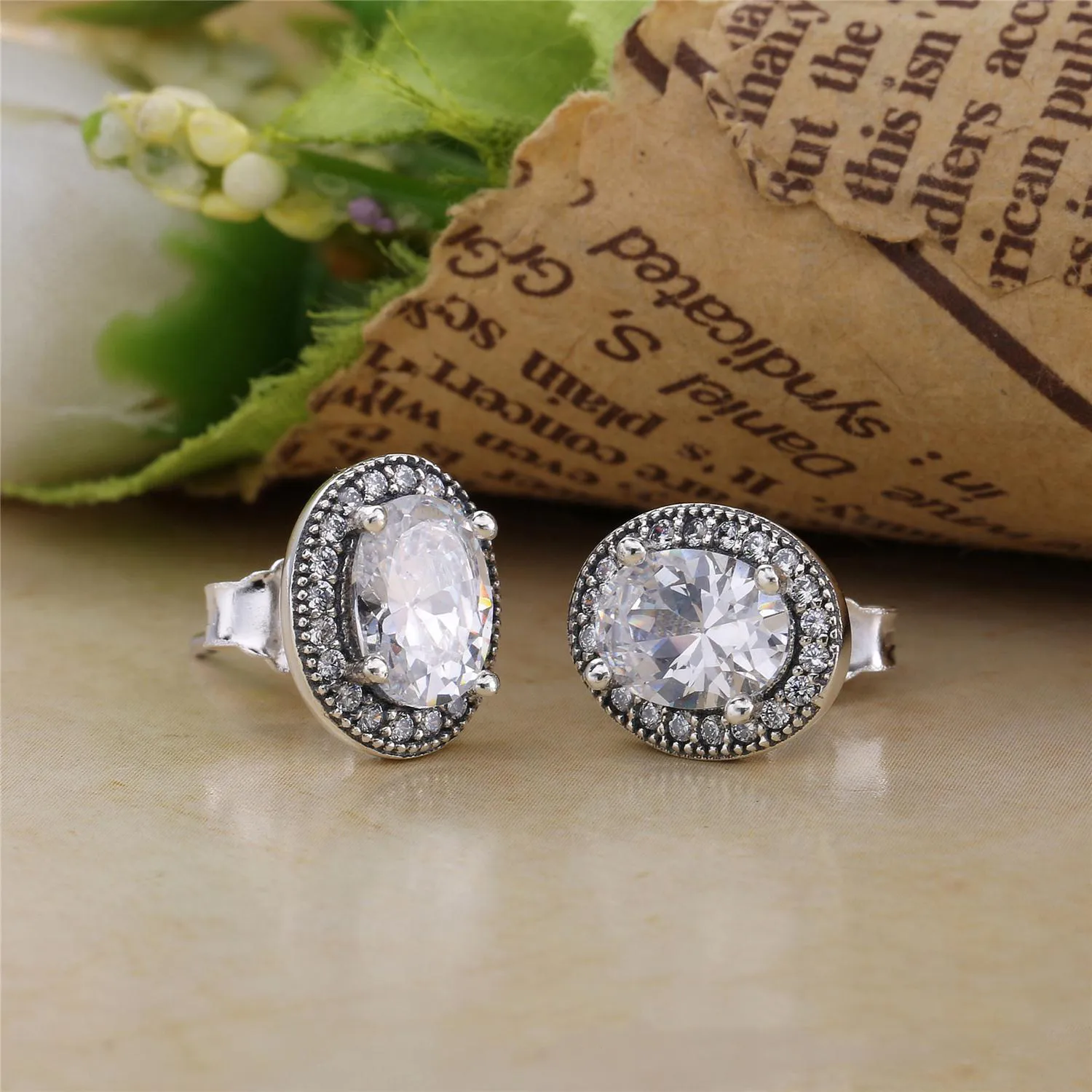 PANDORA Vintage Elegance Stud Earrings - 296247CZ