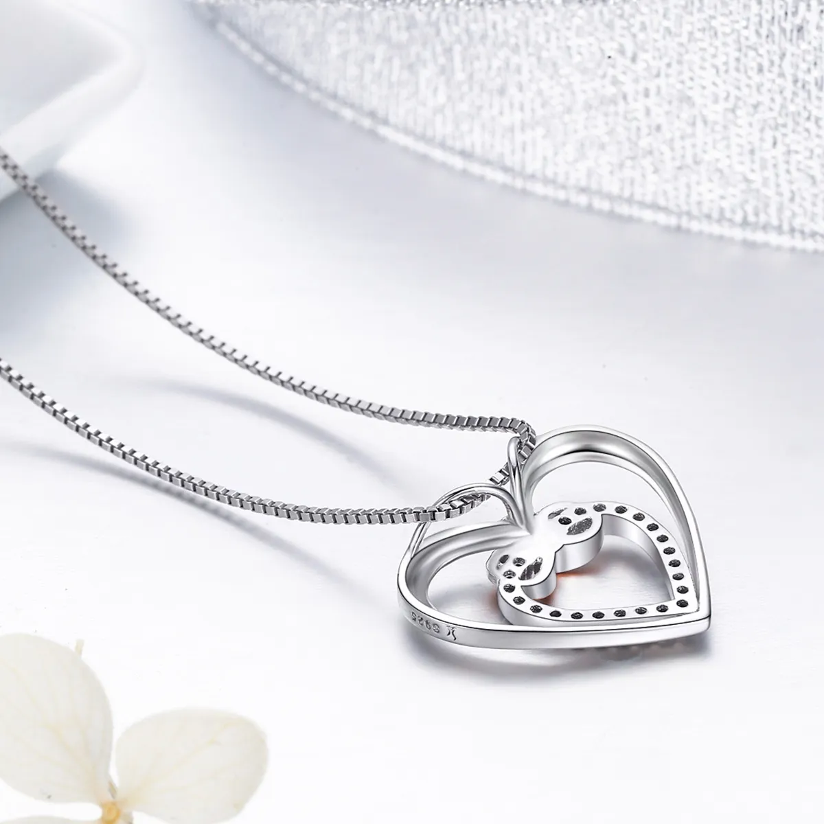 Pandora Style Silver Exquisite Heart Necklace - SCN121